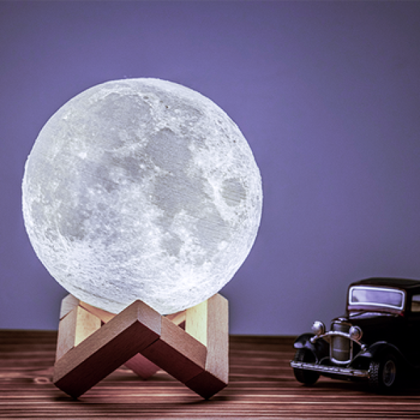 Avant Luminaria de Mesa Luna 1.5w 3000/4000/6500k Avant