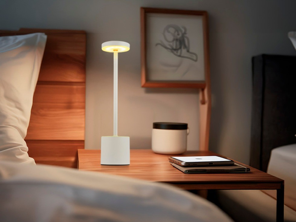 Abajur Taschibra de Mesa Led Orbit Recar. Branca Der/01